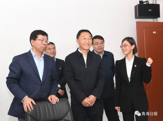 省委副書記、代省長(zhǎng)劉寧在副省長(zhǎng)王黎明等領(lǐng)導(dǎo)的陪同下視察物產(chǎn)集團(tuán)